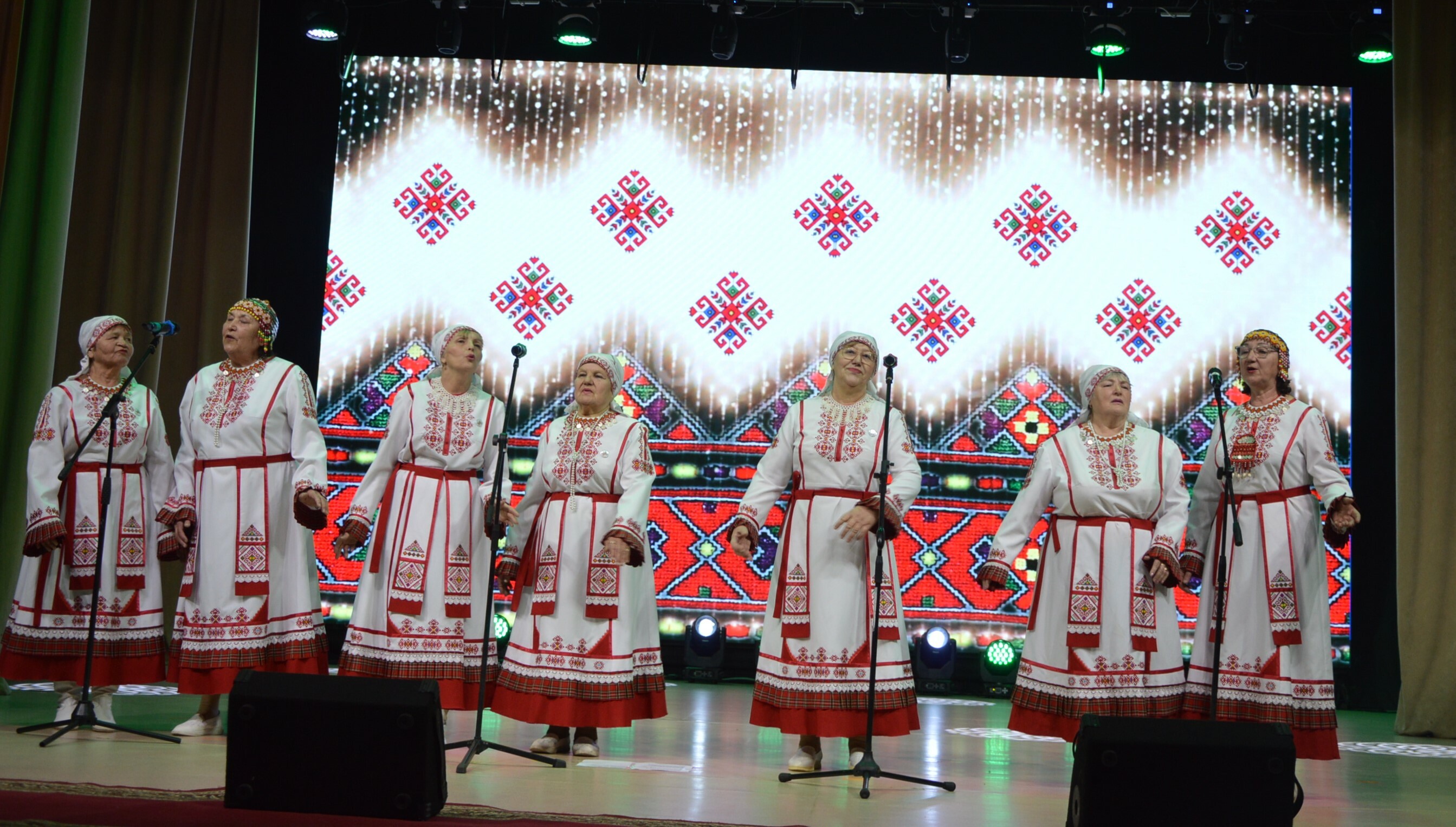 Весенний праздник в Ермекеево: тепло, творчество и признательность