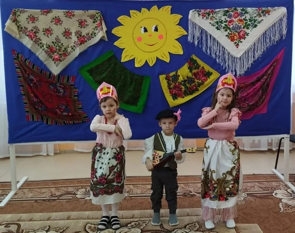 День национального костюма в "Сказке"