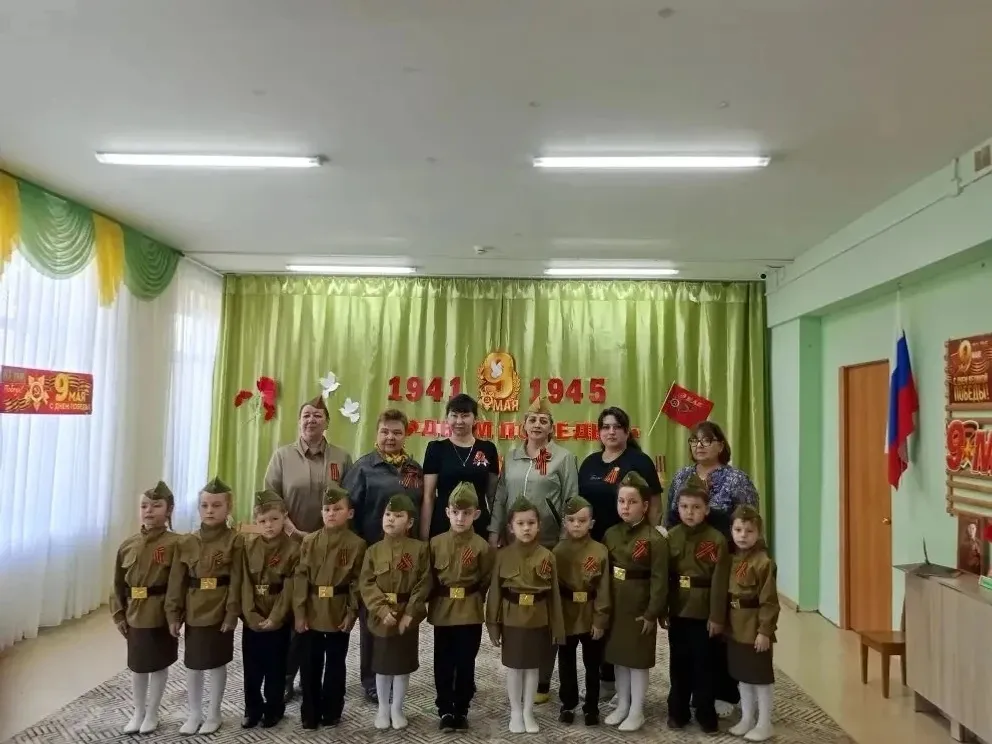 Этих дней не смолкнет слава!