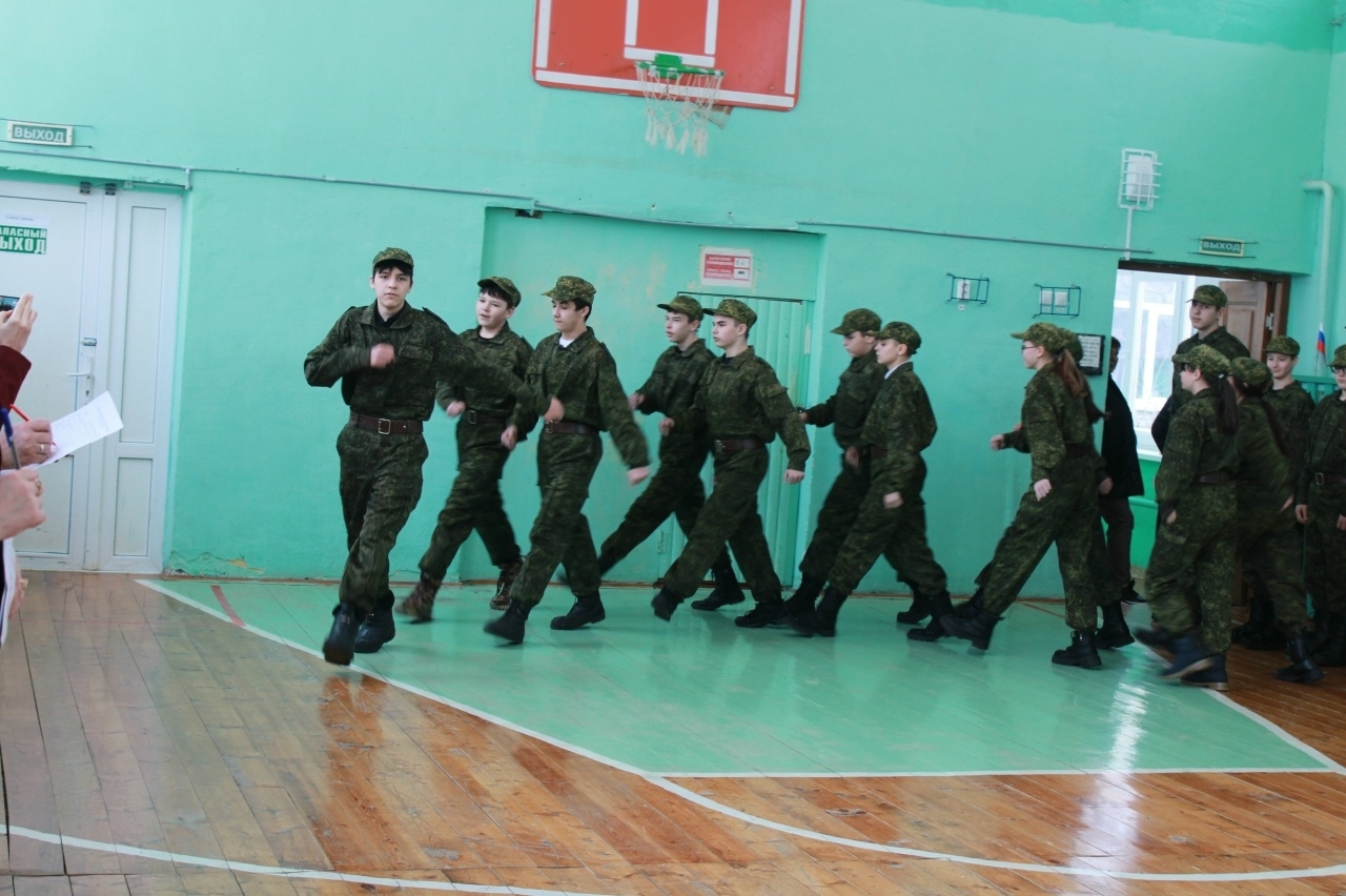 Воспитывая патриотов, поддерживая защитников