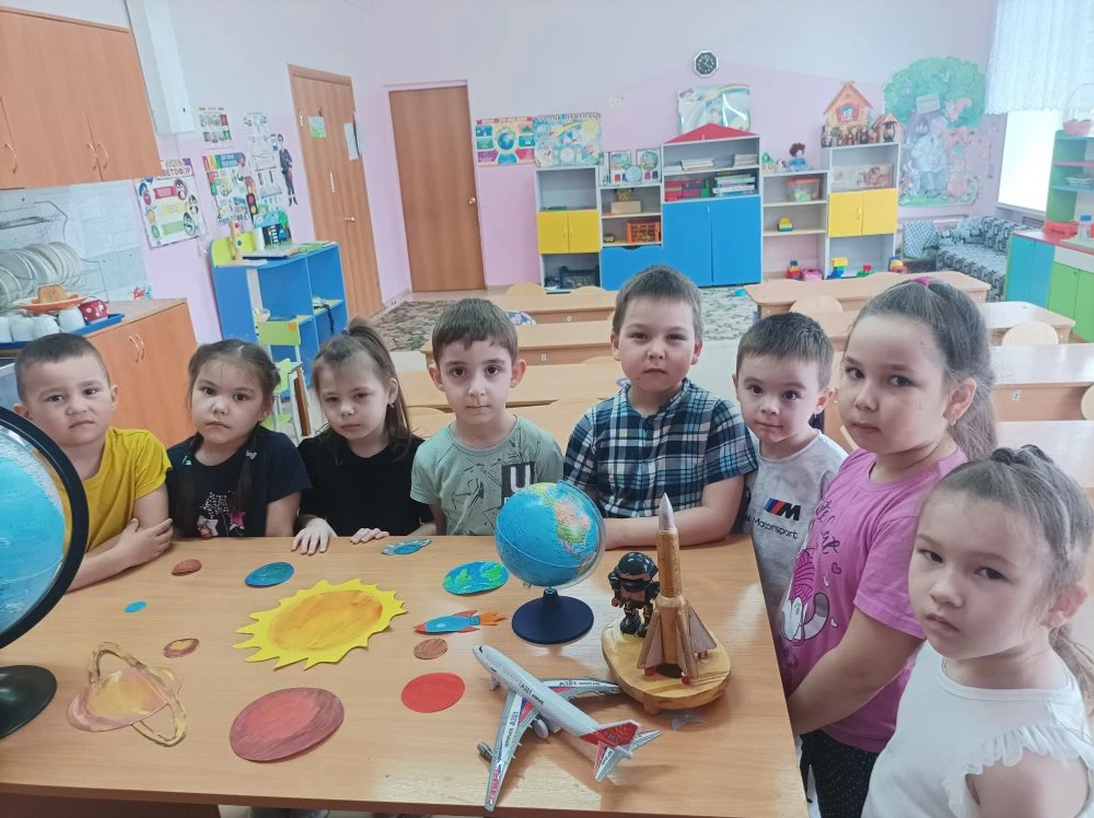 Ко Дню космонавтики