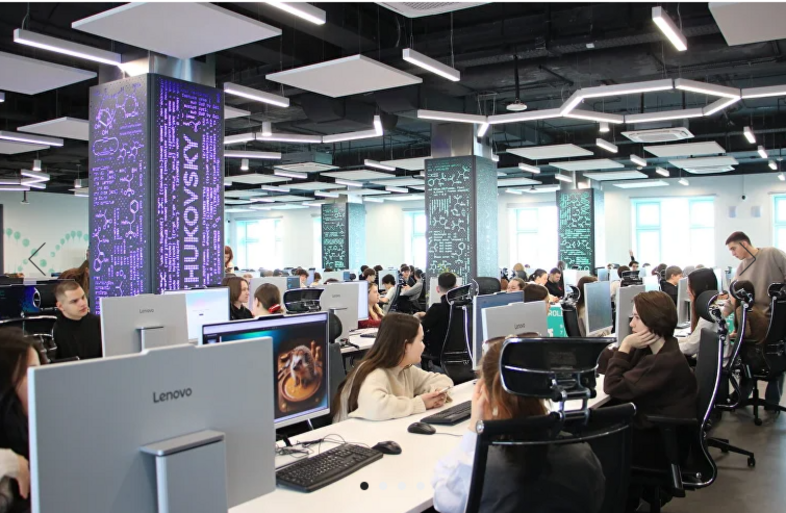 200 студентов республики стали участниками Лектория НОЦ по ИИ