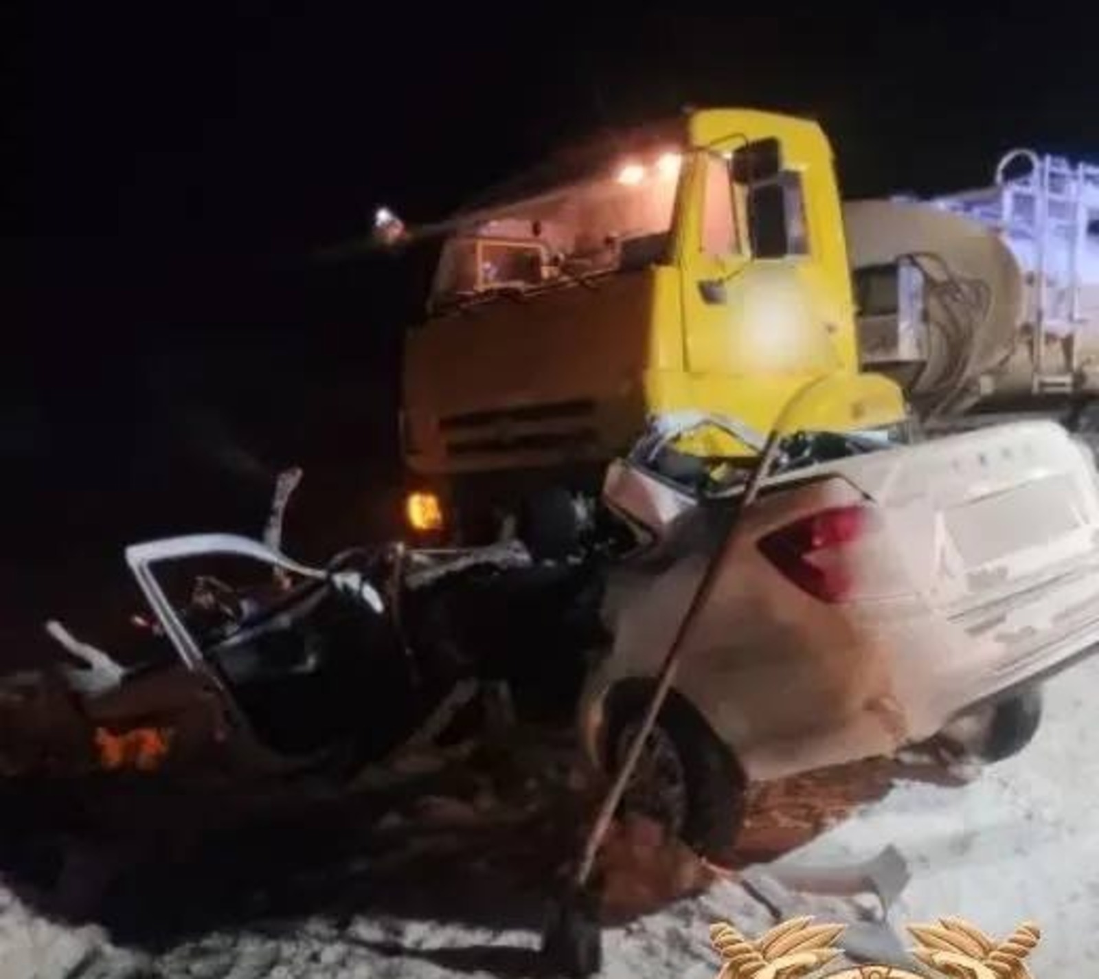 В ДТП с КамАЗом в Башкирии погибли четыре человека