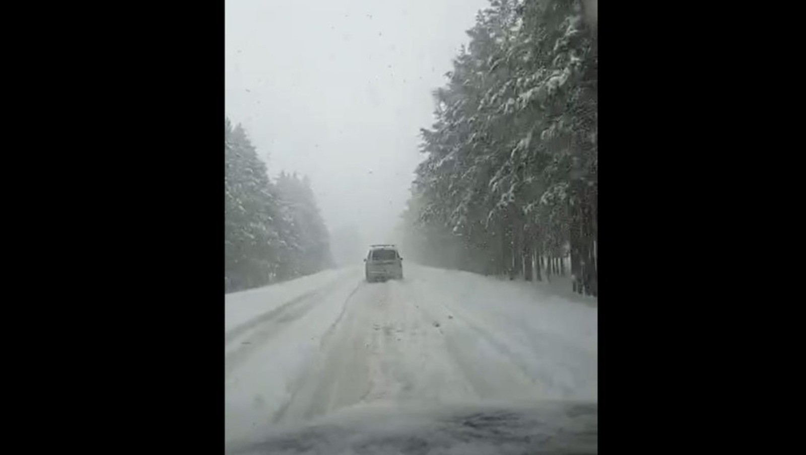 В Башкирии дорогу до Баймака завалило снегом