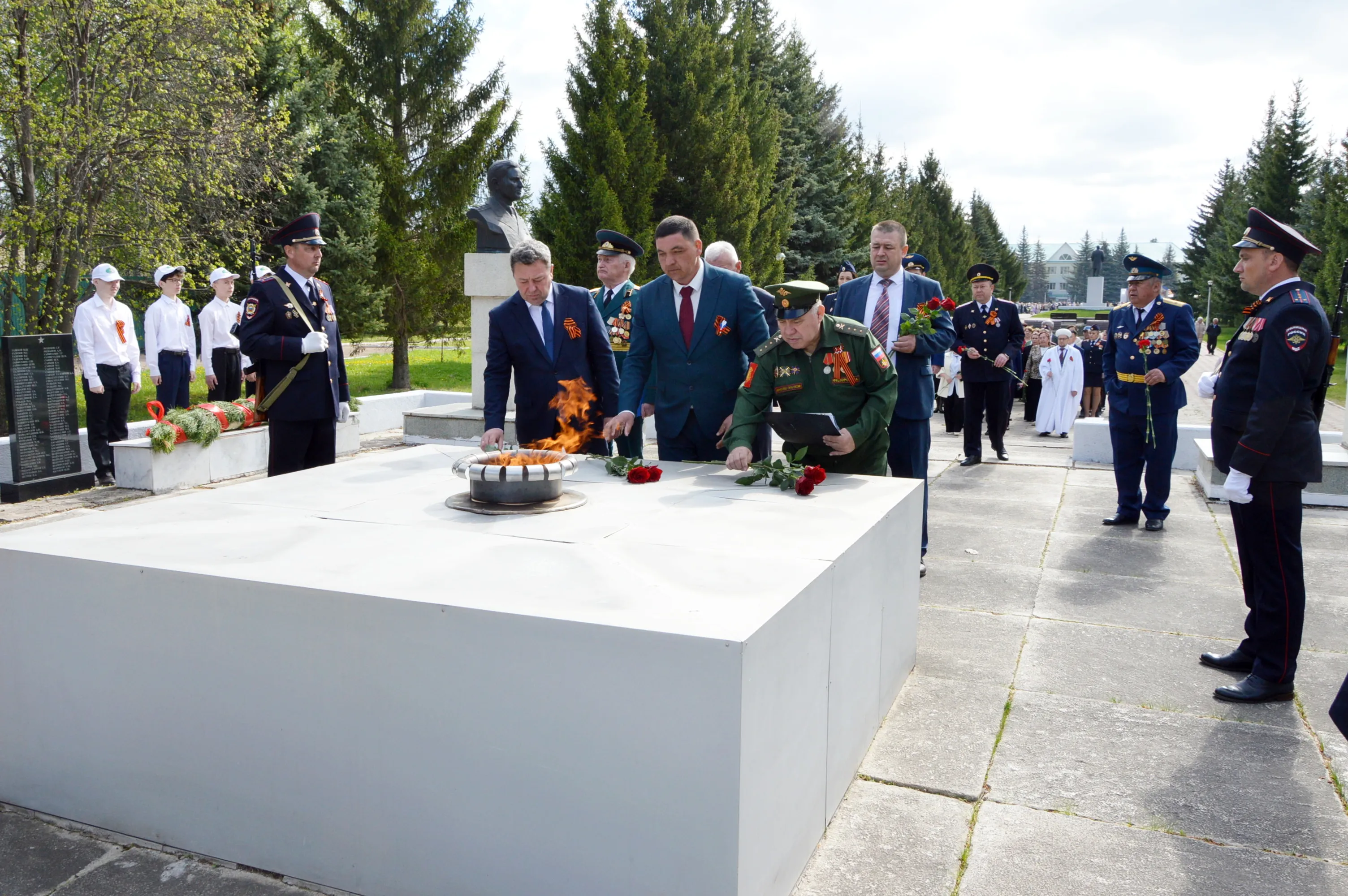 Память поколений: Ермекеево отметило 81 ю годовщину Великой Победы