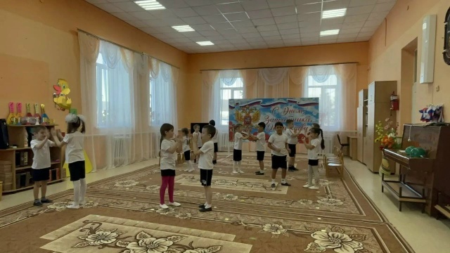 Спортивный праздник «Тяжело в учении – легко в бою!»