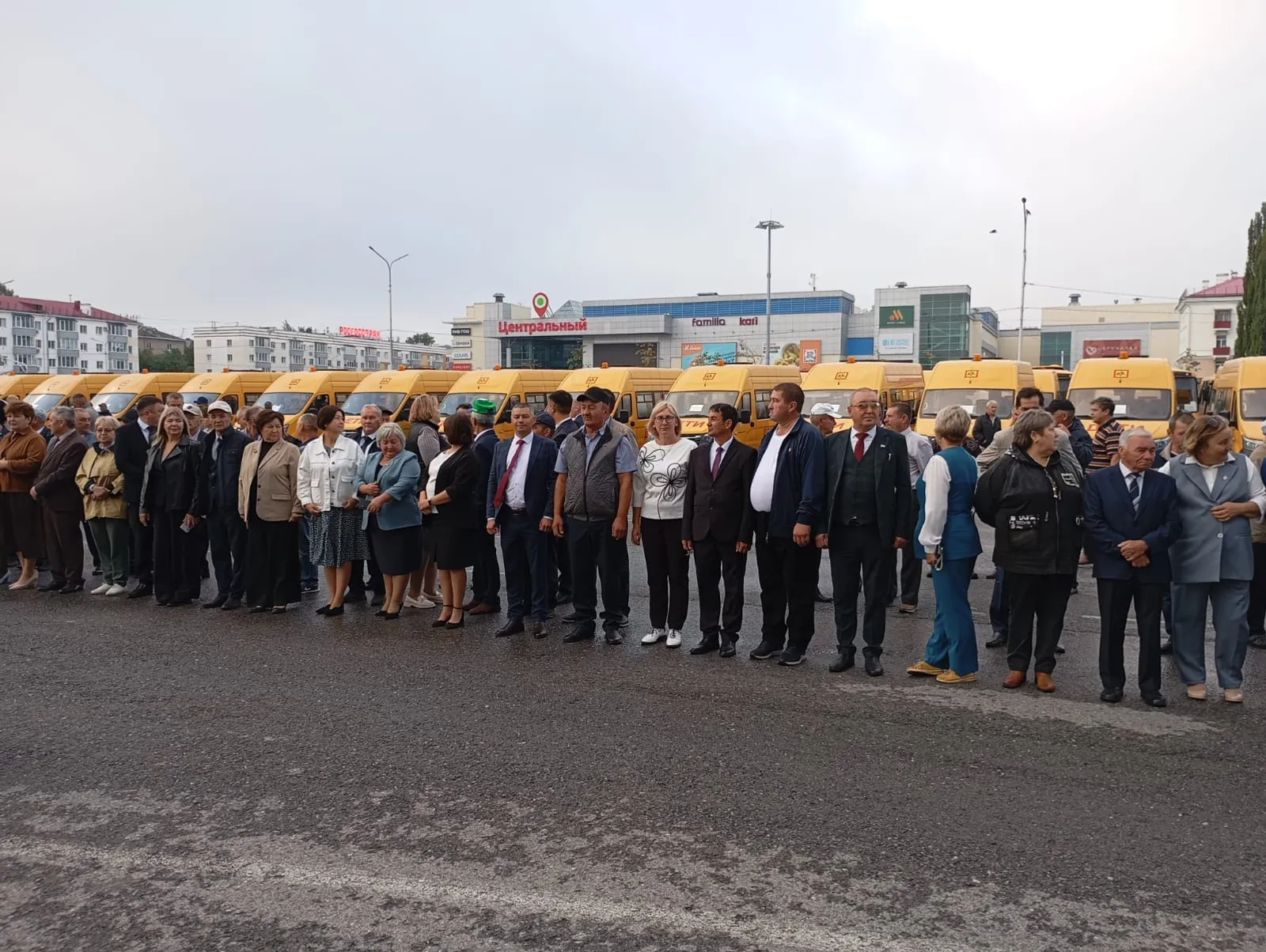 В школу – на новом автобусе