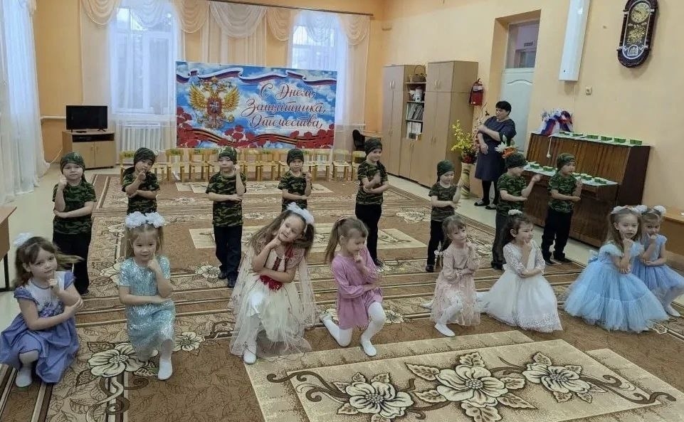 Спортивный праздник «Тяжело в учении – легко в бою!»