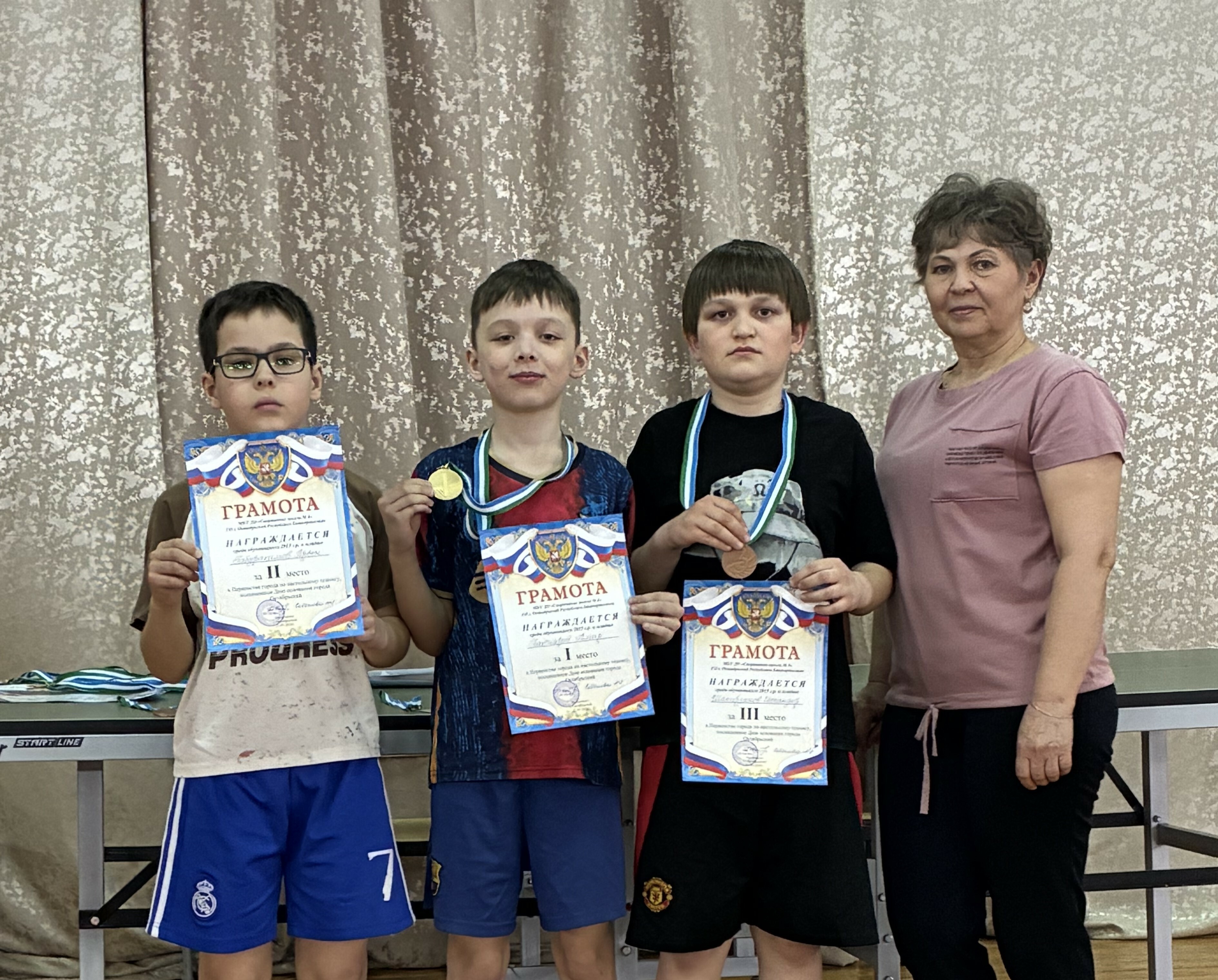 Настольный теннис: Ермекеевские спортсмены показали себя на первенстве.