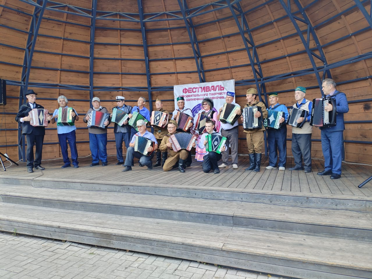 Жительница Башкирии освоила гармонь за ночь ради праздника