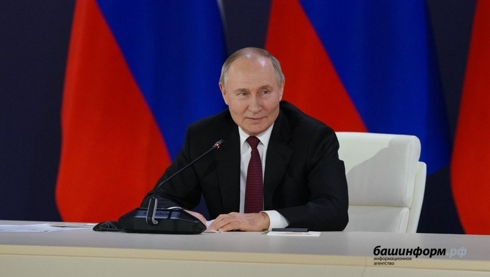 Президент России Владимир Путин объявил пасхальное перемирие.