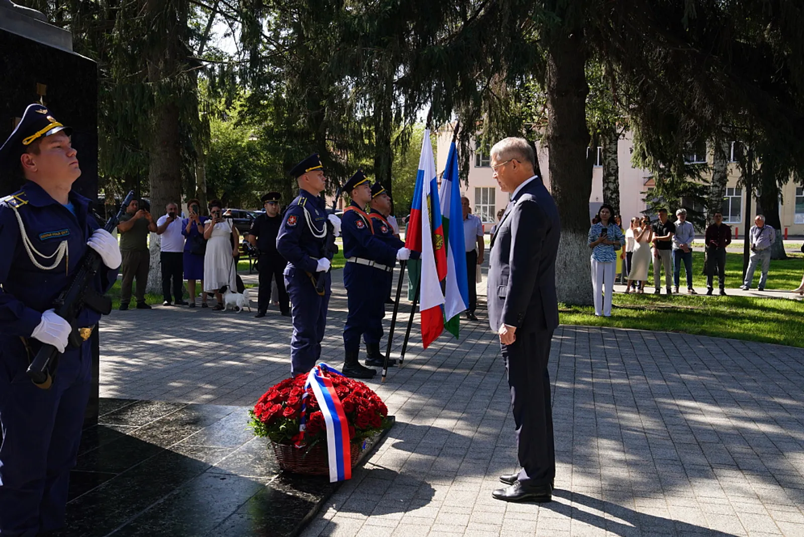 Радий Хабиров почтил память Николая Гастелло