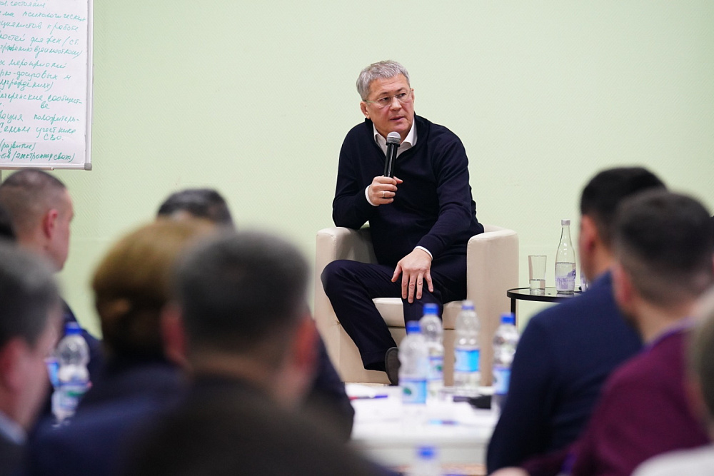 Радий Хабиров обсудил развитие городов и районов с главами муниципалитетов