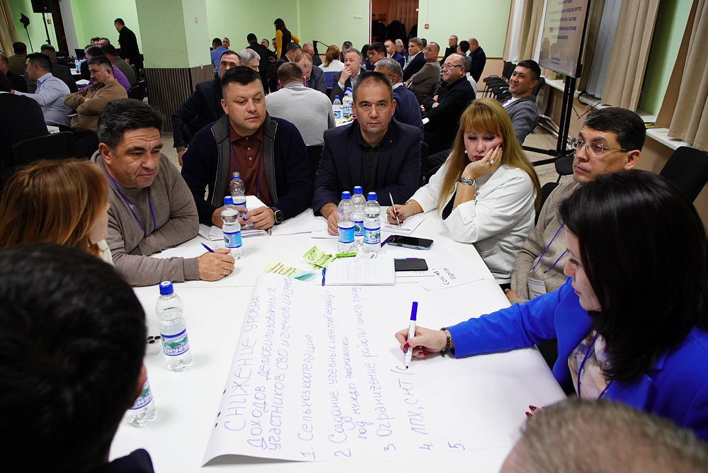 Радий Хабиров обсудил развитие городов и районов с главами муниципалитетов