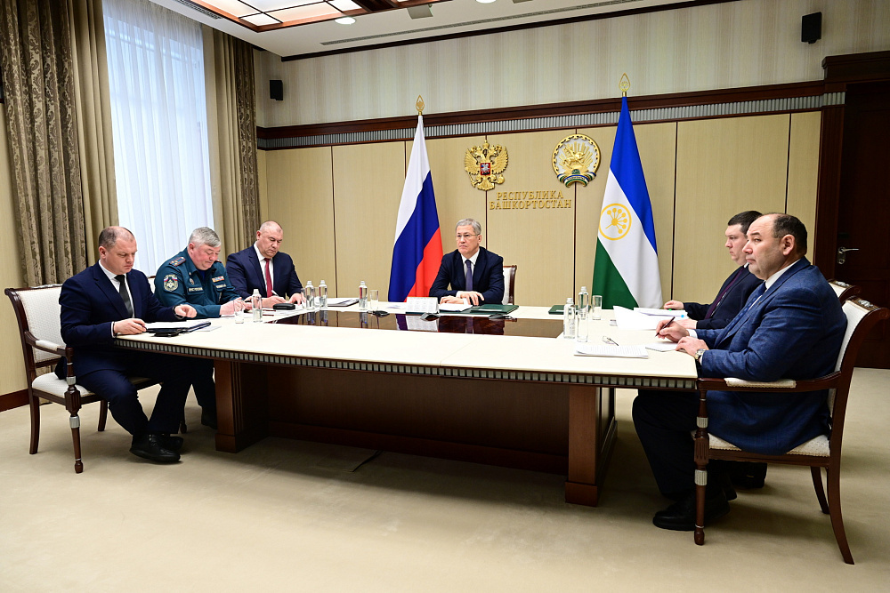 Радий Хабиров на совещании по подготовке к паводку и пожароопасному сезону