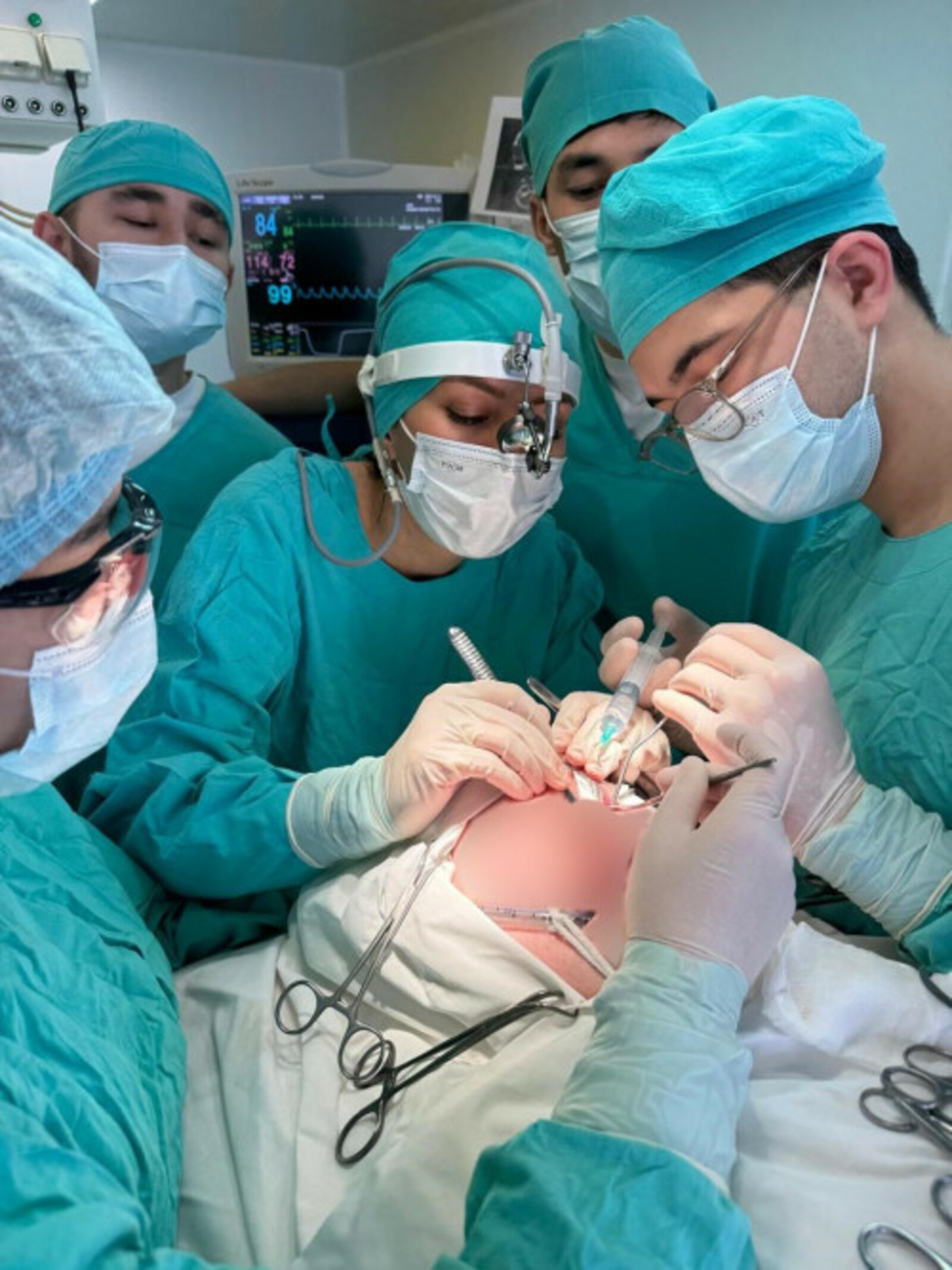 Ученые и врачи Уфы помогли бойцу СВО восстановить лицо после травмы.