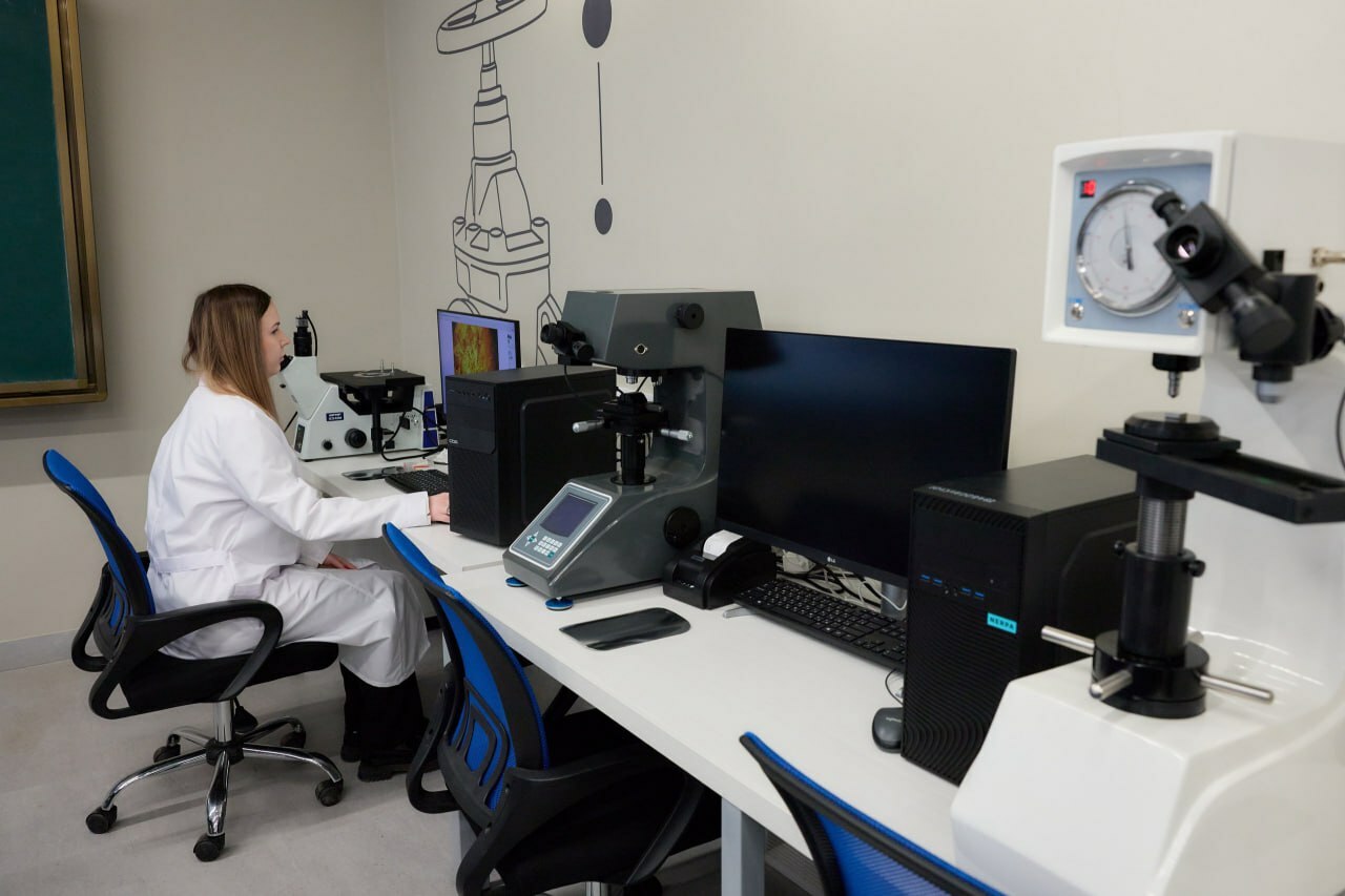 Вуз-резидент межвузовского кампуса открыл современную лабораторию металловедению