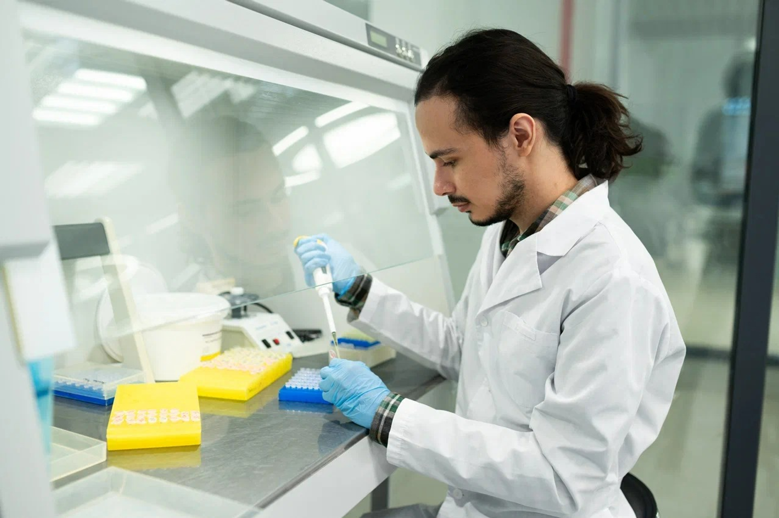 Молодой учёный разрабатывает инновационный метод борьбы с раком мозга