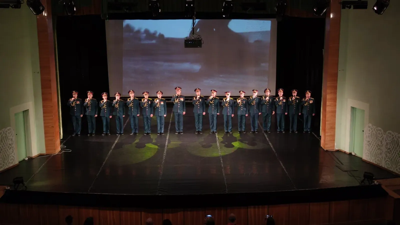 Ансамбль песни и пляски ЦВО провел концерт в городе Салавате