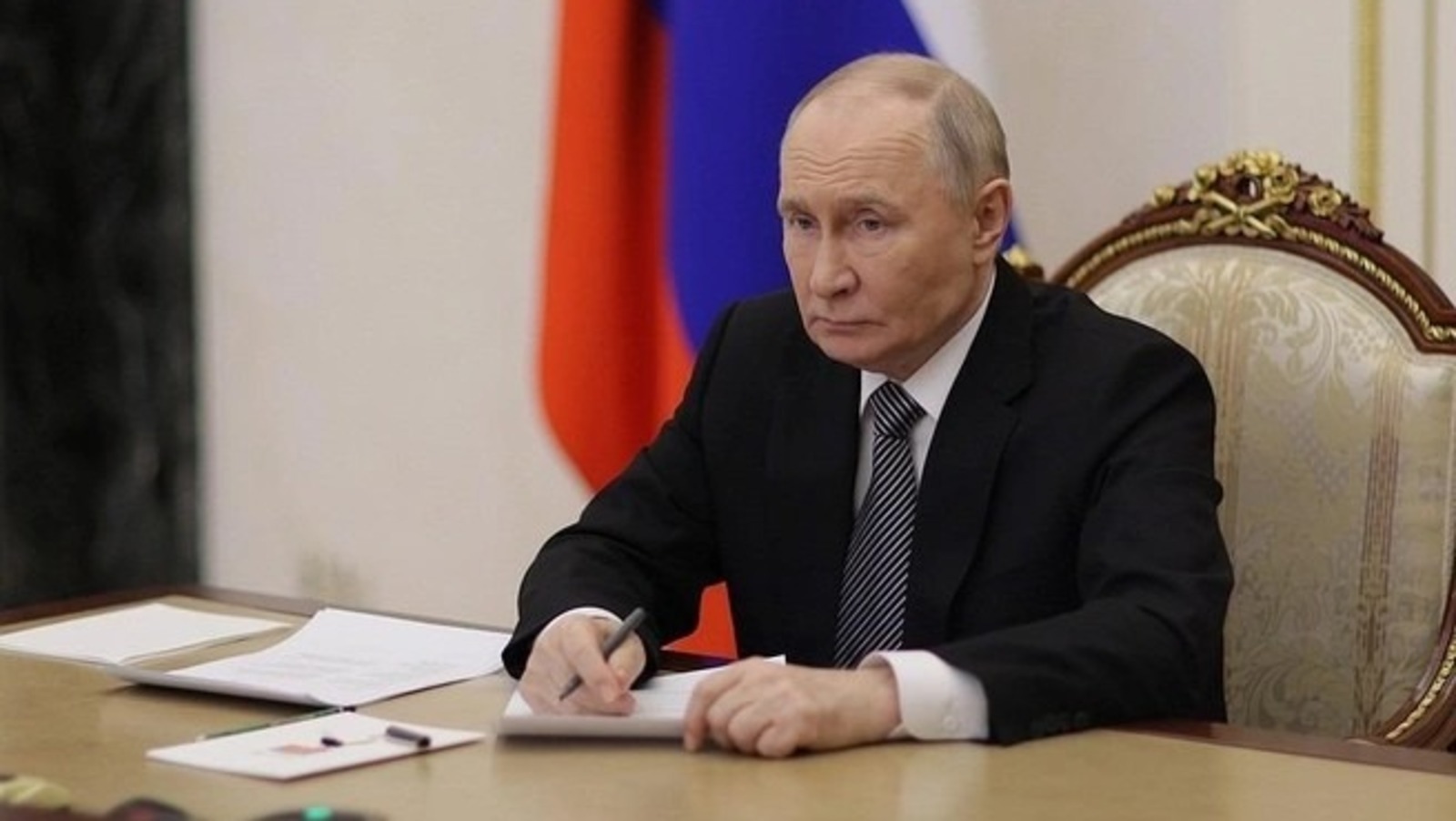 Владимир Путин перед Новым годом подписал большое число законов.