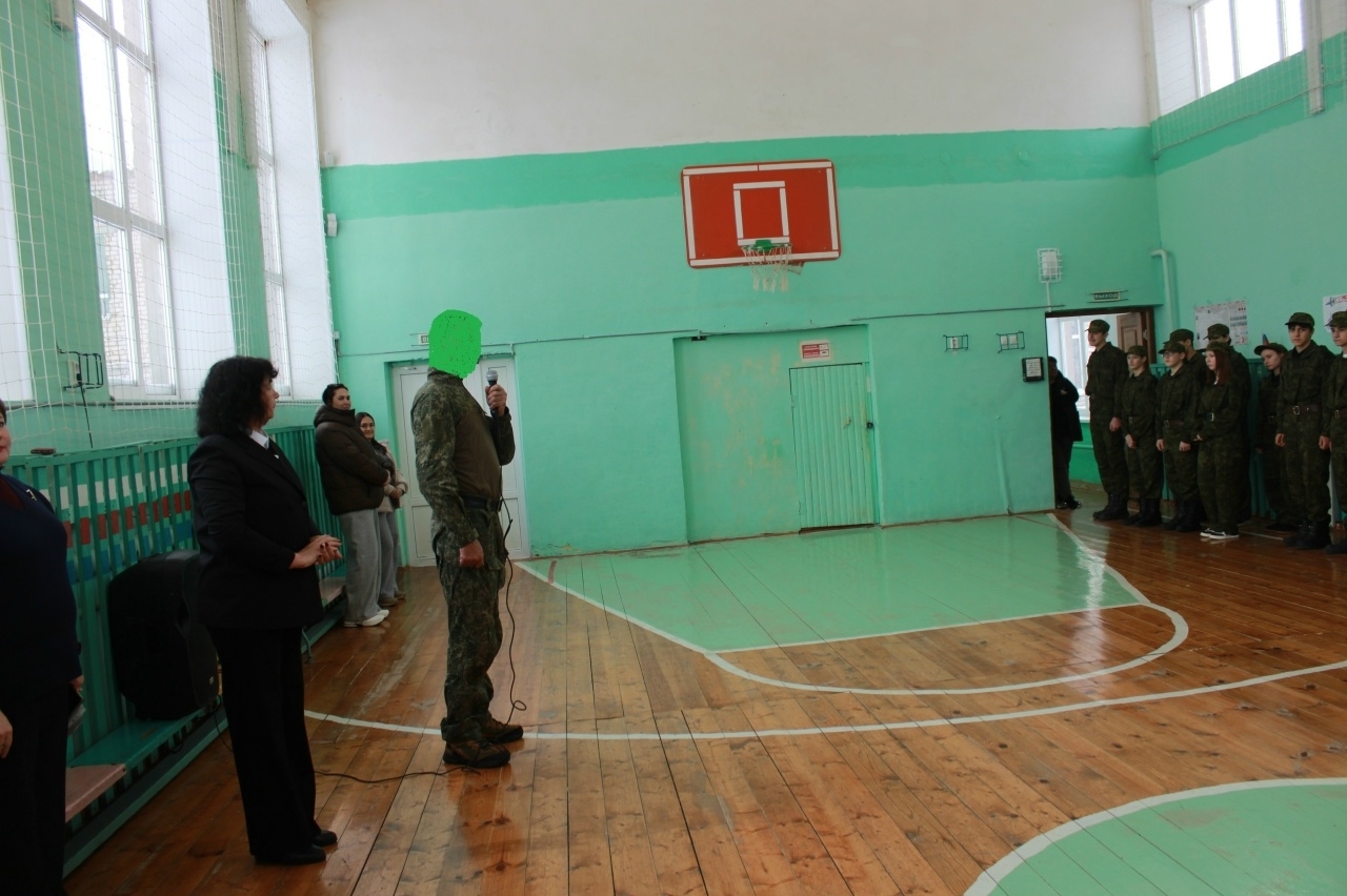 Воспитывая патриотов, поддерживая защитников